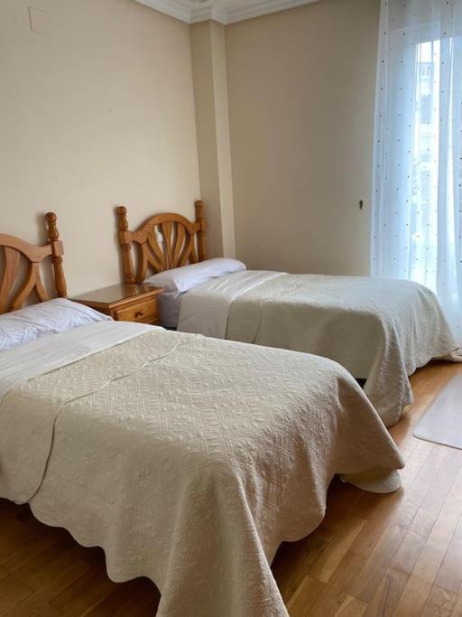Lovely 2 Bedrooms Apartment Main Square Plasence Extérieur photo