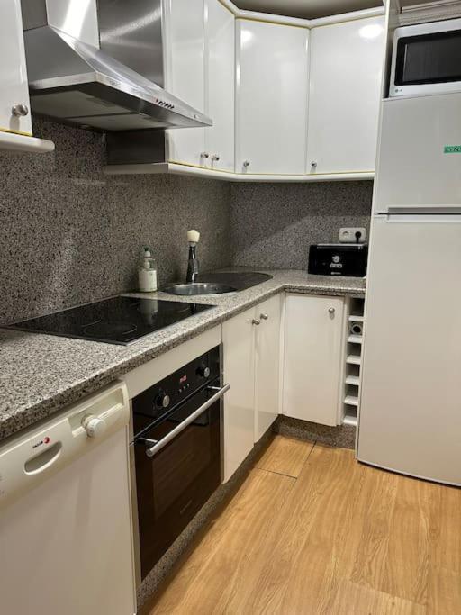 Lovely 2 Bedrooms Apartment Main Square Plasence Extérieur photo